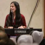 Amanda on keys2